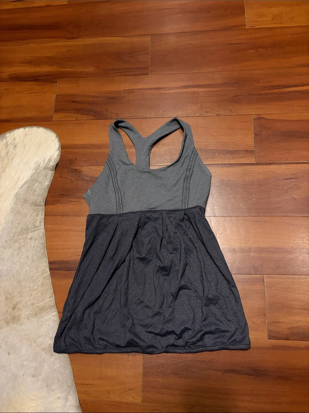 Lululemon Gray Tank Top with Built-In Shelf Bra Sz 8